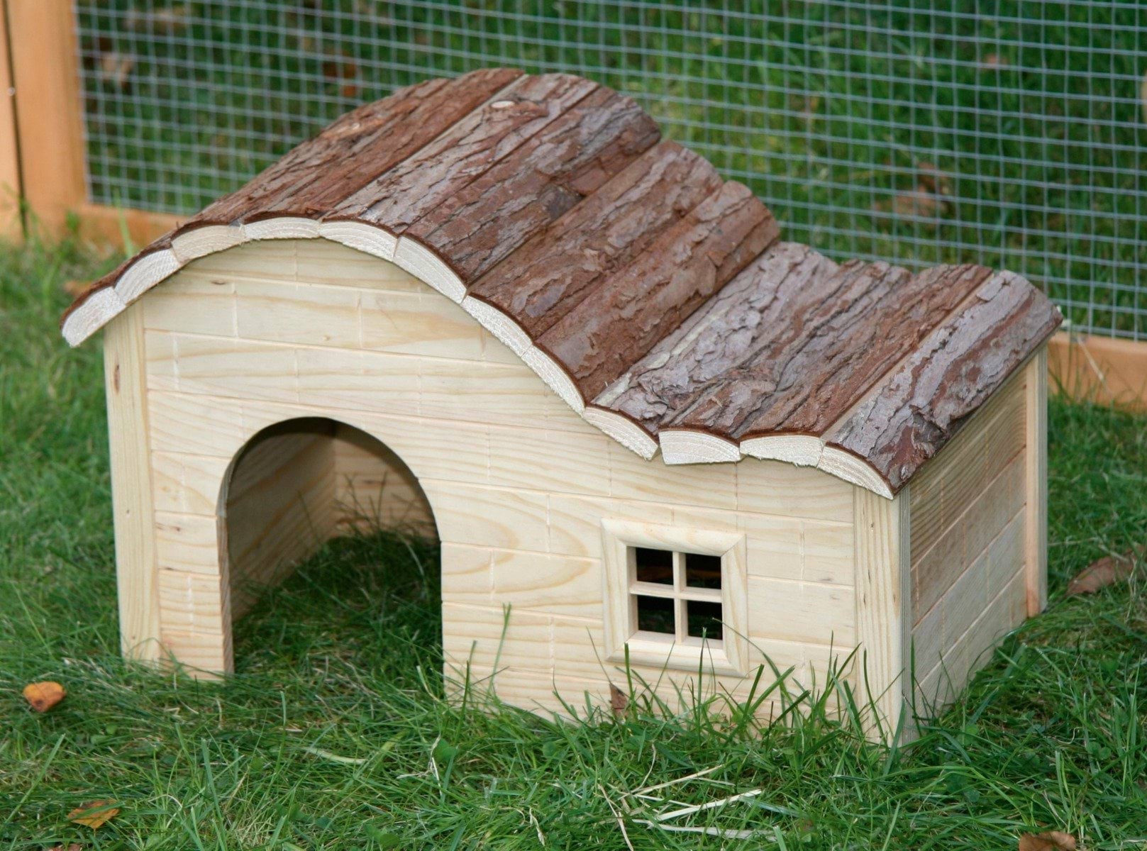 Wavy rodent house, natural wood, 40 x 25 x 25 cm, Kerbl