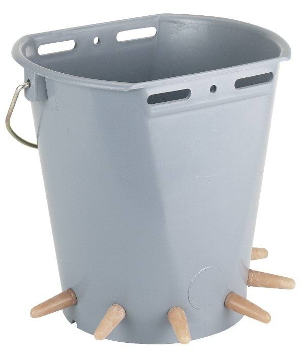 Lamb feeding bucket, 8 litre, plastic, cover not incl.